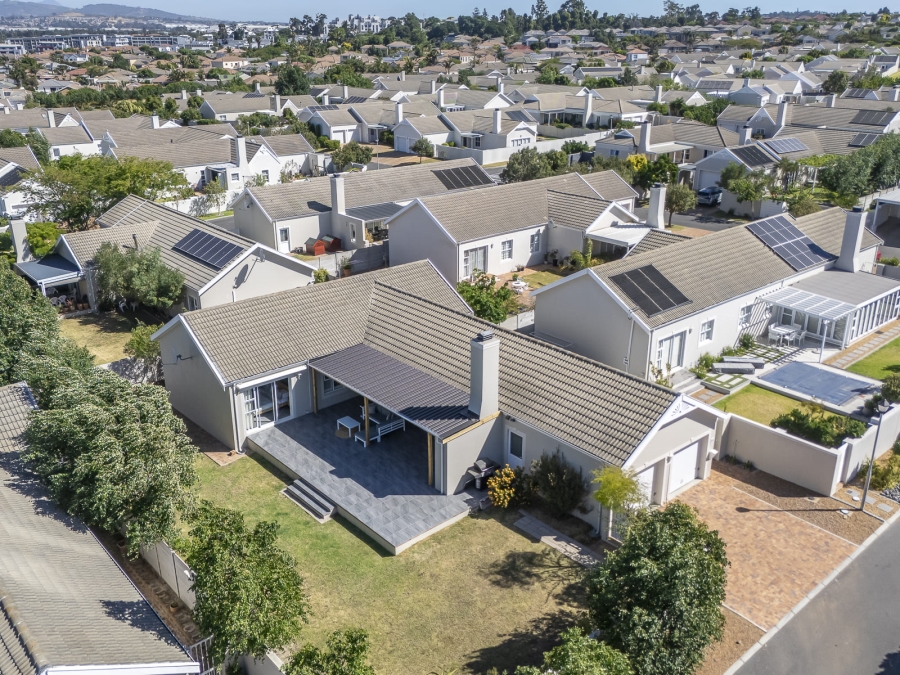 4 Bedroom Property for Sale in Pinehurst Western Cape